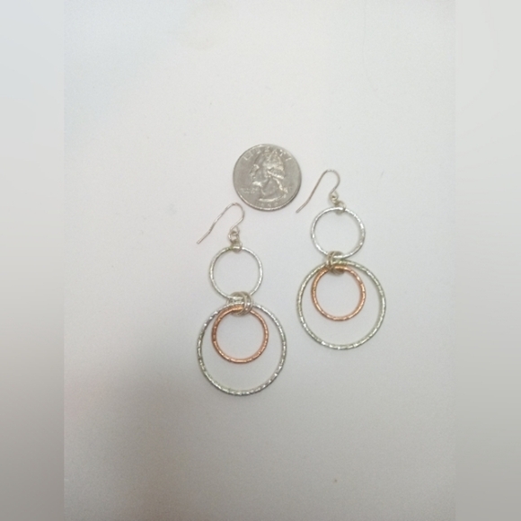 Earrings Interlocking Circles Silver Tone And Copper Wire Pierced 2.5" Dangle - Picture 4 of 5